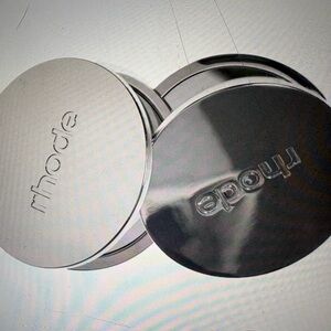 RHODE “The Compact Mirror” by Hailey Beiber